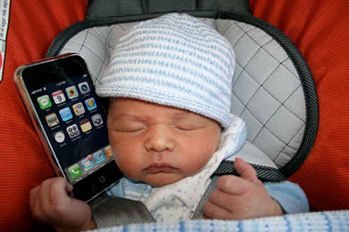 «Айфонов» в мире продается больше, чем рождается детей