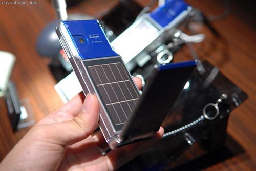 Телефон с солнечными батареями