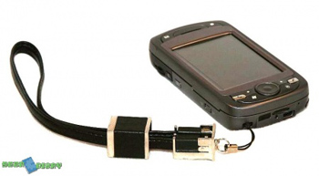 USB кабель в шнурке для телефона