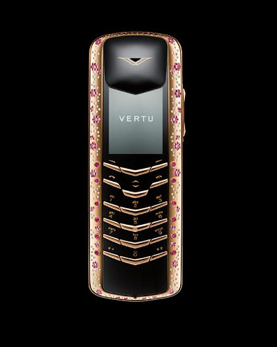 Эксклюзив от Vertu: телефон с розовыми бриллиантами и сапфирами