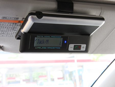 Очередная автомобильная Bluetooth-гарнитура
